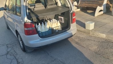 Сигнал от Helpbook: Незаконна търговия на пътя на мляко и храна