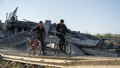 САЩ с нова военна помощ за Украйна. В Мариупол: Видях Ада и най-тъжните детски очи