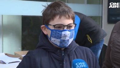 И децата вече знаят - Вирусът е опасен, след ваксината само ръката може да боли