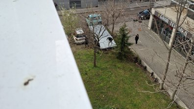 Унищожиха градинка в София, за да паркират фадрома за пътна помощ