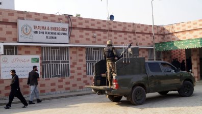 Ислямските бойци в действие: Най-малко 10 убити и 6 ранени полицаи в Пакистан