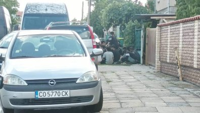 В София заловиха 26 нелегални мигранти от Сирия, Ирак и Мароко
