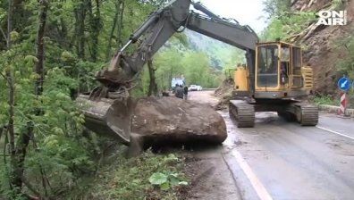 Свлачището на пътя към Рилския манастир се активизира отново