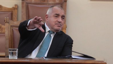 Челен сблъсък в НС: Нинова поиска оставката на Борисов!