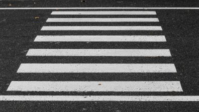 Професионален шофьор блъсна жена на пешеходна пътека в Пловдив и избяга