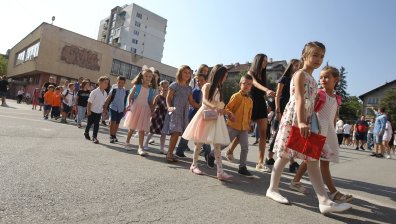 Расте броят на класовете и групите, поставени под карантина заради Ковид-19