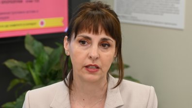 Ефремова: Средната пенсия през 2026 г. ще достигне 543 евро