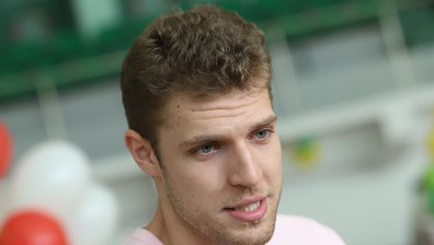 Сашо Везенков изненада с добри футболни умения (+Видео)