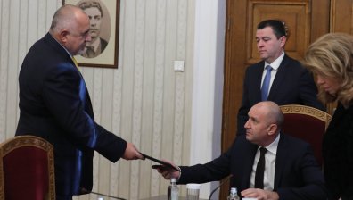 ГЕРБ няма да преговаря с ПП за кабинет, Борисов поиска още време от Радев