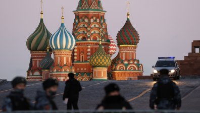 Русия прати стотици хиляди на фронта, сега ще "мобилизира" деца да работят