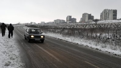 Шофьорите да внимават за "черен лед" и да спазват дистанция