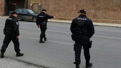 58 незаконни мигранти са задържани на Коледа на АМ "Тракия"