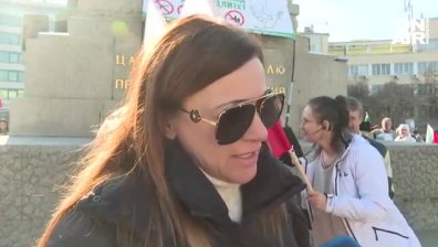 Протестиращи искат неутралитет спрямо войната в Украйна: Имаме морска граница, на 400 км сме