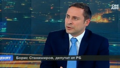 Има ли място комунистическият режим в учебния материал