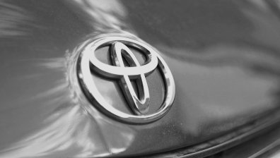 Toyota спря доставките на три модела заради фалшиви тестове за безопасност
