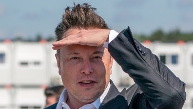 SpaceX разполага още хиляди сателитa в орбита