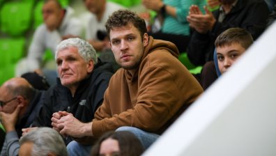 Лоши новини за Александър Везенков