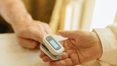 Какво да не пием, ако приемаме лекарства за кръвно налягане