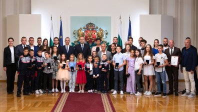 За заслуги: Видни спортисти бяха отличени с Почетния знак на президента