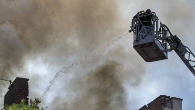 Пожар изпепели 7 къщи в ямболско село, в две са живеели хора