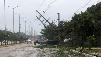 Извънредно положение в Ню Йорк заради урагана "Хенри"