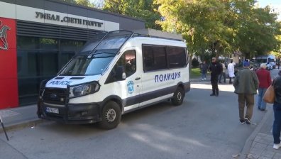 Отведоха за разпит декана на Медицинския факултет в Пловдив проф. Мариела Генева-Попова