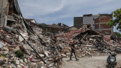 Истанбул се готви за ново опустошително земетресение, строи хиляди резервни домове