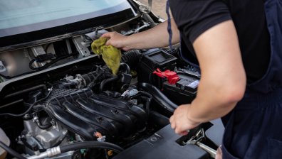 Защо бензиновият двигател е по-тих от дизеловия?