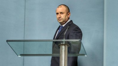 Радев за Борисов: Смаян съм как може прави подобни внушения за българските медици