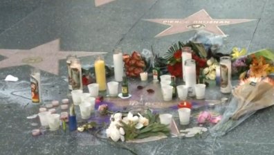 Милиони фенове скърбят за Дейвид Боуи