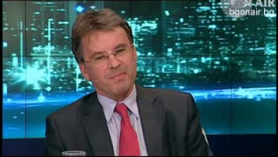 Доверието между Оланд и Меркел е ключово за успеха на ЕС, според френския посланик