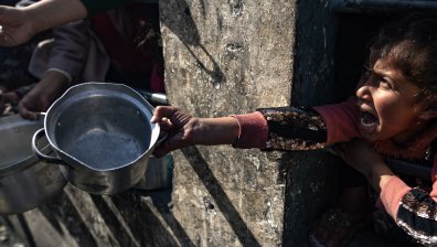 Гладът е Газа е невъобразим: Хора си варят супа от трева и гладуват с дни