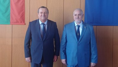 Министър Адемов: Готвим механизъм за подкрепа заради цените на горивата