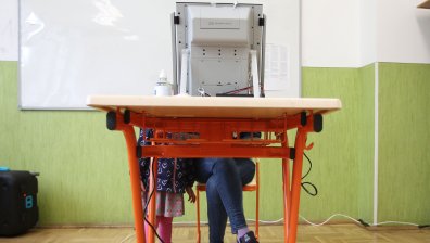 Старт на предизборната кампания, ЦИК решава как ще гласуват хората под карантина