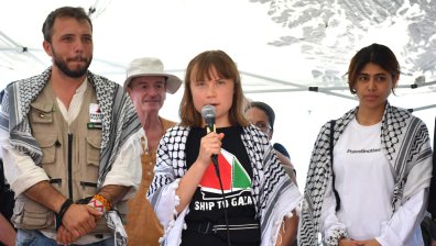 Грета Тунберг пое към Газа с ветроходен кораб с хуманитарна помощ (+СНИМКИ)