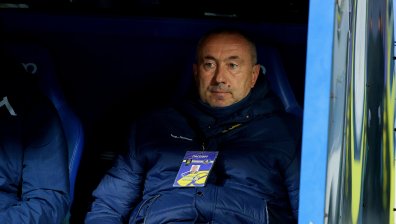 Мъри Стоилов става шеф в "Левски"? Предлагат му 10% от акциите на тима, но с условие