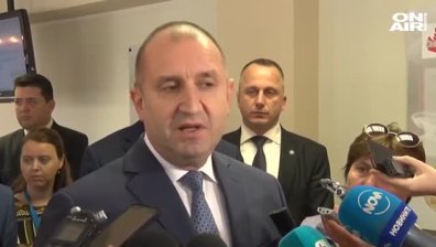 Първите мъже в държавата посетиха засегнатите от коронавируса Габрово и Плевен