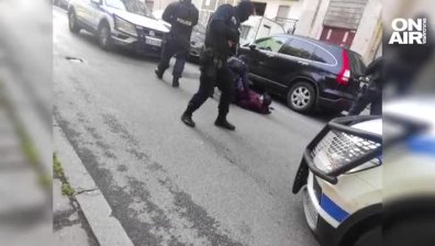 Зрелищно арестуваха бургазлия за забитите кирки в украински коли (+ВИДЕО)