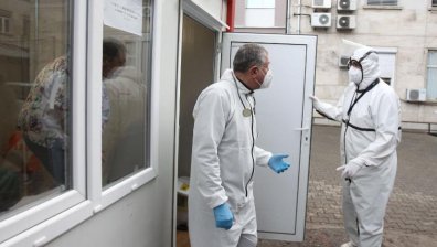 И медиците от "Александровска" излизат на протест, притесняват се за Ковид добавките