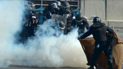 Тайландската полиция използва сълзотворен газ срещу демонстрантите