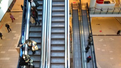 Евакуираха мол в центъра на София