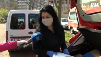 Благороден жест: Дариха предпазни средства на Спешната помощ в Бургас