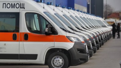 Двама ранени след катастрофа между лека кола и цистерна на АМ "Марица"