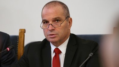 Министър Караджов: Над 30 млн. лв. са обменени в "Български пощи" за седмица