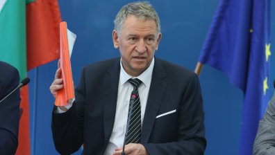 Затварят последни градините при нова вълна, 4 зони с различни критерии за реакция