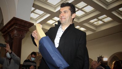 Петков преди разпита: Не съм тук да казвам кой е виновен, прокуратурата да си напише домашното