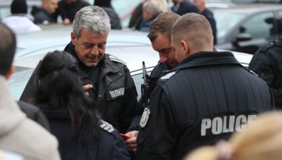 88-годишна хвърли 7000 лв. на ало измамници - излъгали я, че внучката ѝ е убила дете