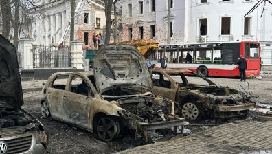 Ракета над Суми окървави автобус, пълен с пътници (ВИДЕО)
