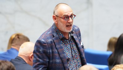 Любен Дилов е получил инсулт в Италия, не се закле като депутат
