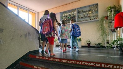 Учители поискаха дистанционно обучение до края на пандемията